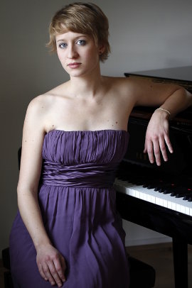 Karolina Lomnicki Karolina Lomnicki